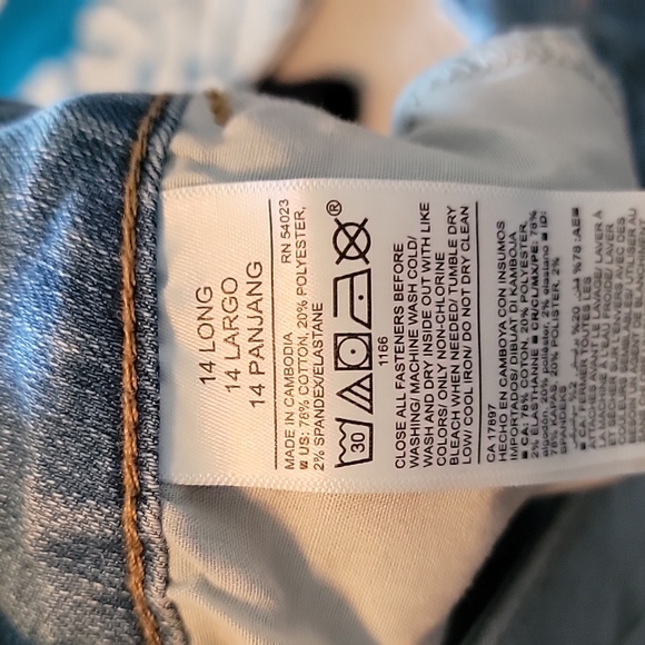 Old Navy Super Skinny Mid Rise Jeans - Picture 3 of 3